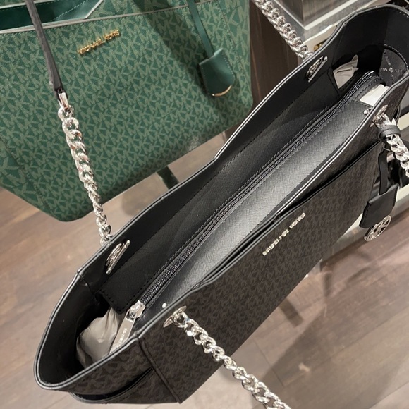 Michael Kors Jet Set Travel Large X Chain Shoulder Tote - Picture 9 of 16